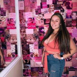 Meet your Posher, Kayla